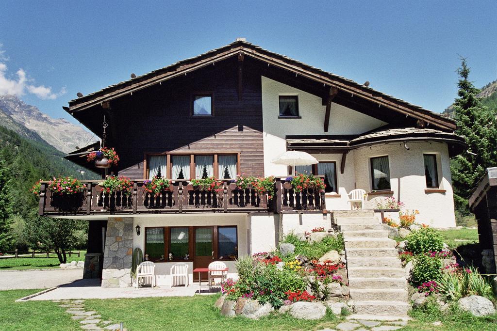 Апартаменти Haus Alpenstern Саас-Грунд Номер фото