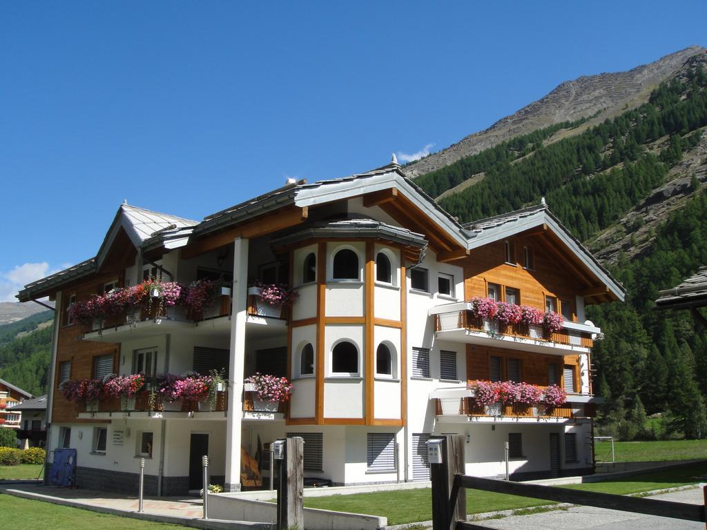 Апартаменти Haus Alpenstern Саас-Грунд Екстер'єр фото